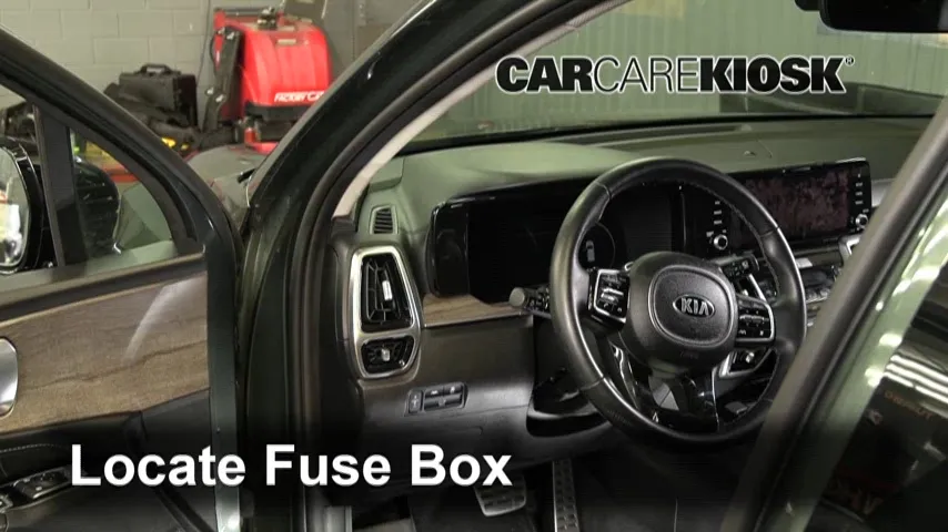 2021 Kia Sorento SX 2.5L 4 Cyl. Turbo Fuse (Interior) Replace